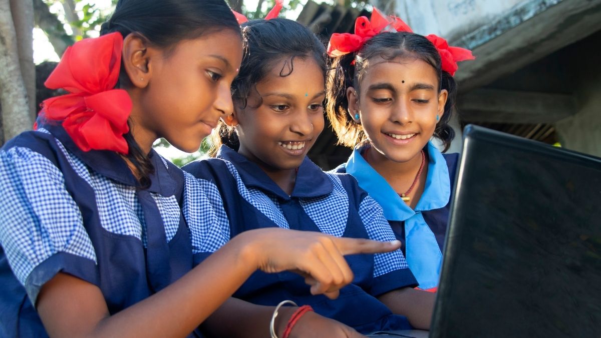 डिजिटल भारत: सुविधा, समावेशन और बढ़ती चुनौतियां